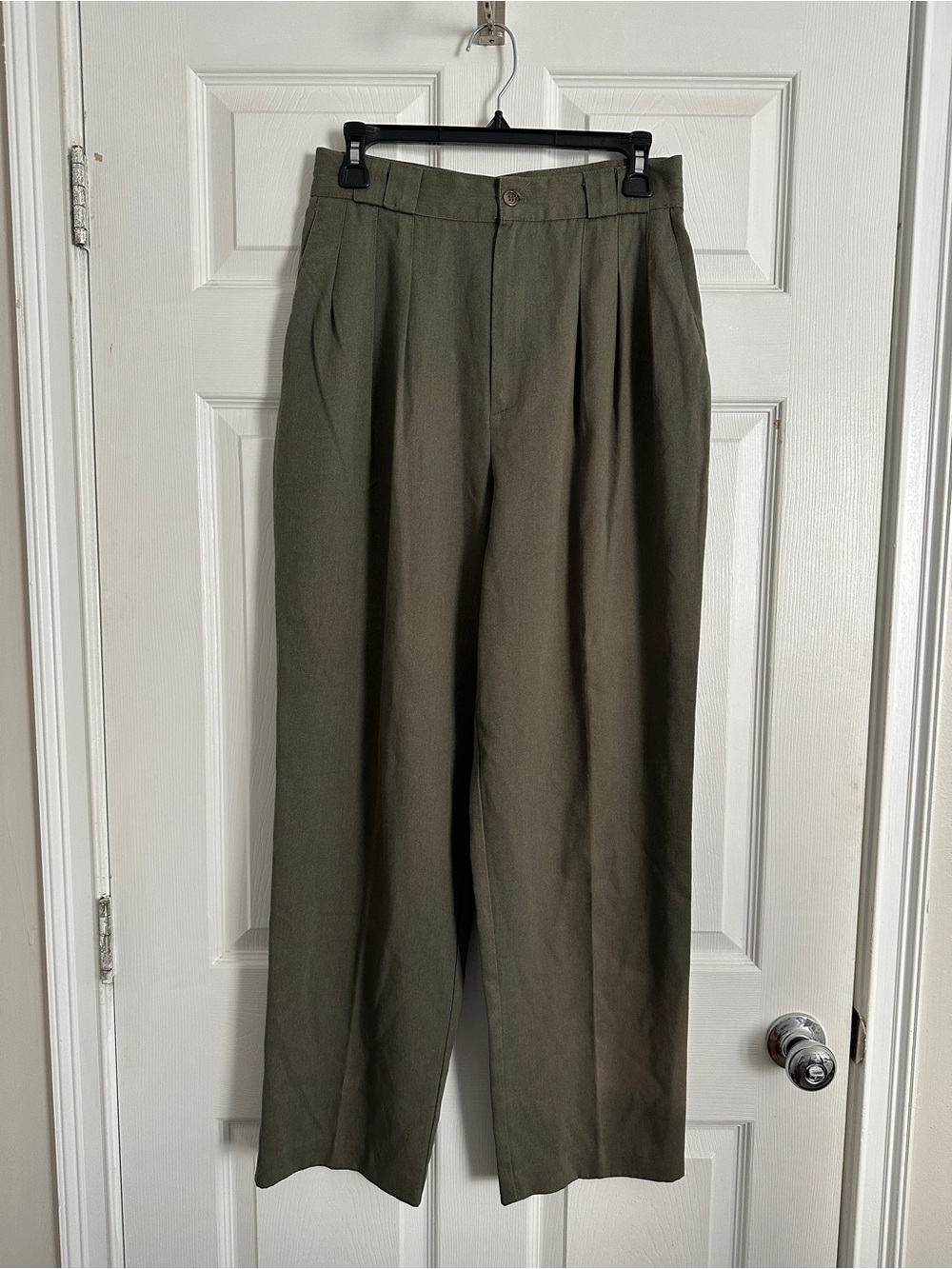 Vintage Dress Barn Olive Green Pleated Chinos